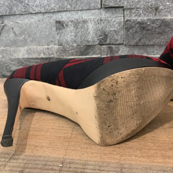 Gorgeous Plaid Heels - Picture 8 of 9